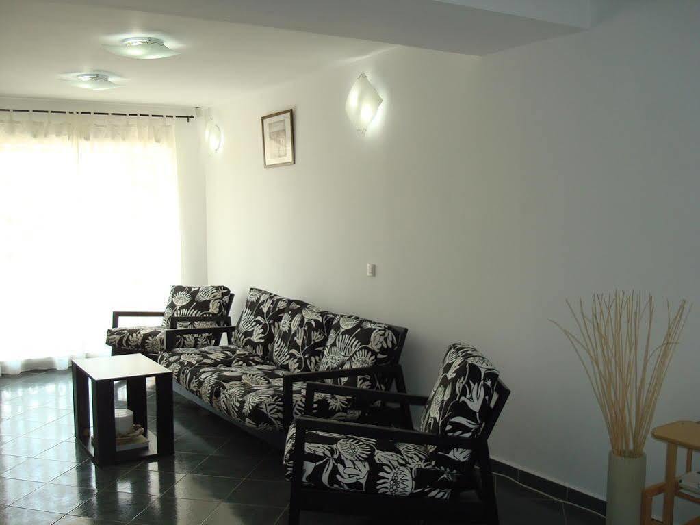 Pension Oasis Костинешти Экстерьер фото