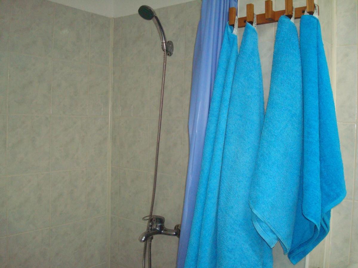 Pension Oasis Костинешти Экстерьер фото