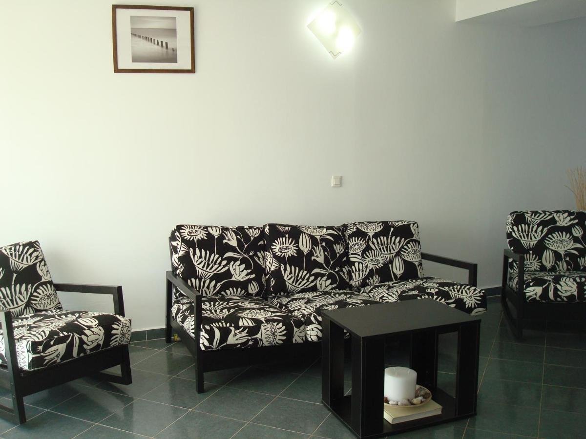 Pension Oasis Костинешти Экстерьер фото